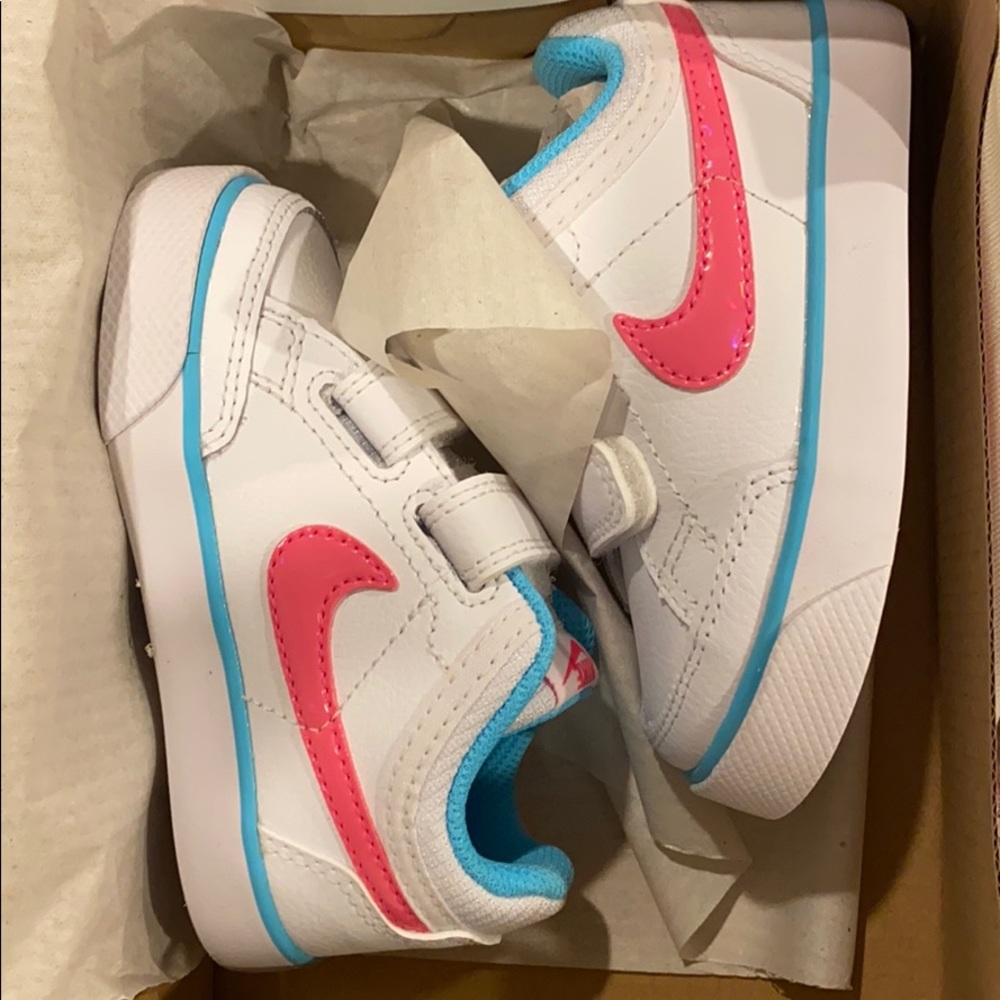 BNWT Nike sneakers
